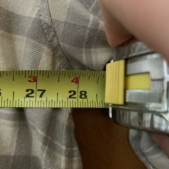 Nordstrom Treasure & Bond Boxy Plaid Flannel in Beige and White - Picture 9 of 11